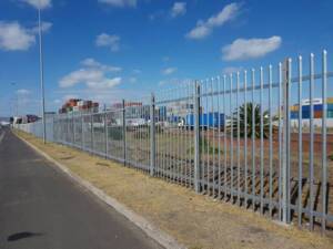 palisade-fencing-highway