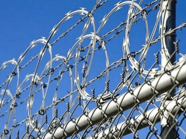 التفاف الأسلاك الشائكة كونسرتينا المسطحة