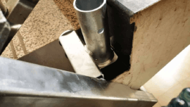 عمود حاجز لحماية حافة الدرج