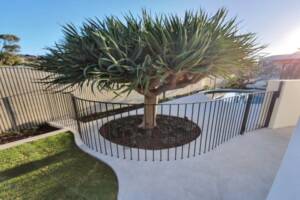 سياج أنبوبي